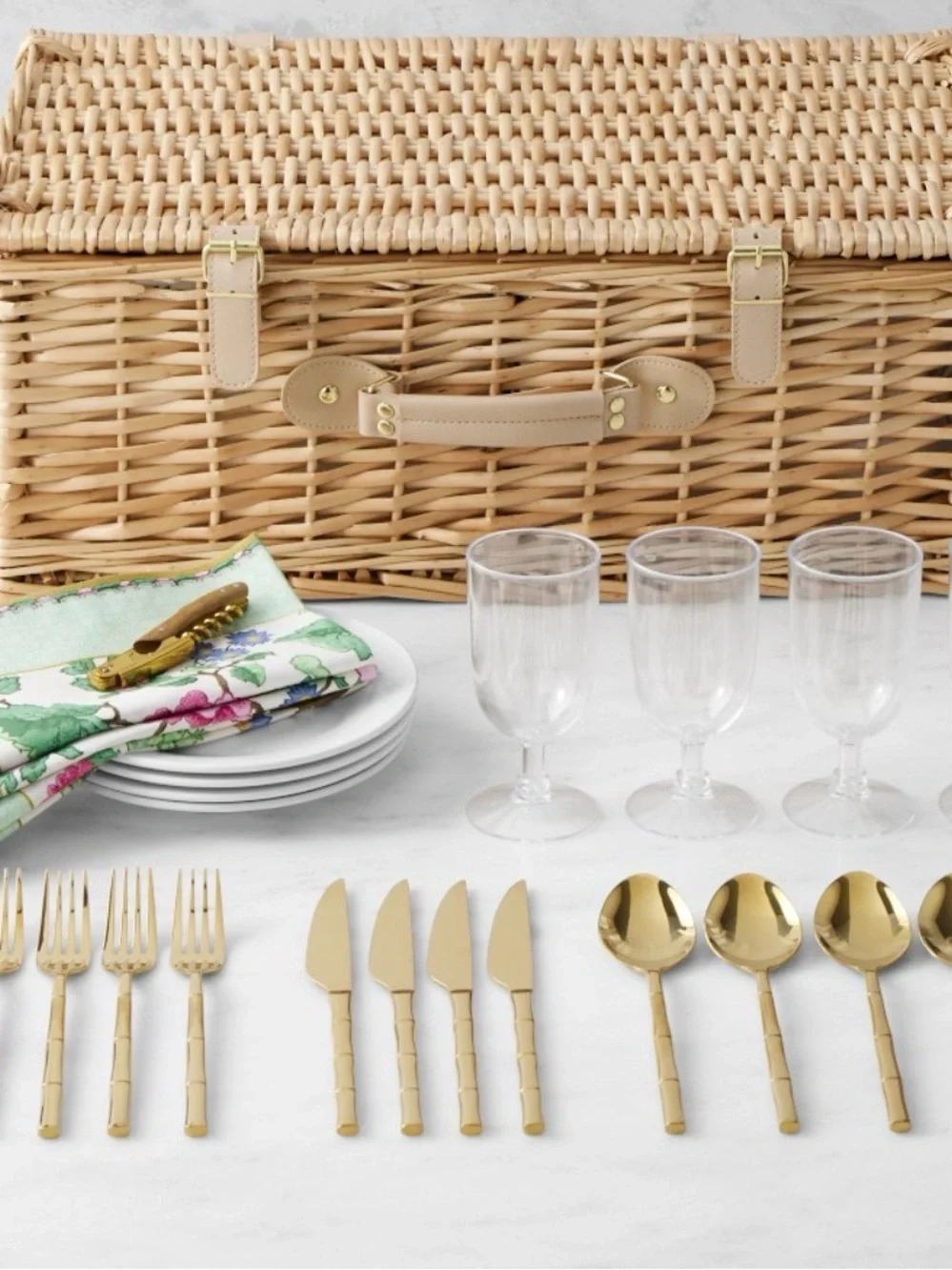 Famille Rose Picnic Basket